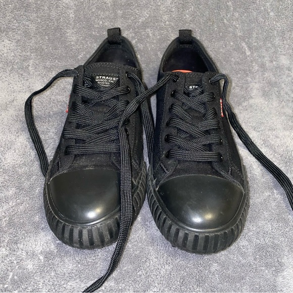 Levi's Black Sneakers with Thick Rubber Sole and Reinforced Toe Cap - Picture 5 of 12